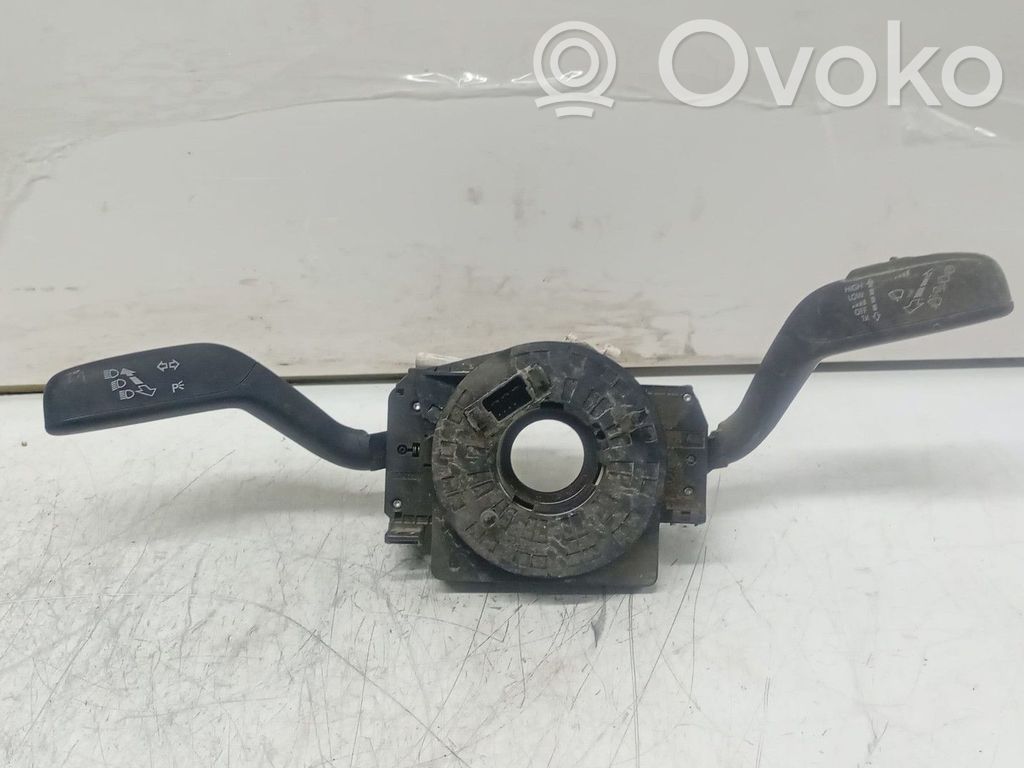 Skoda Fabia Mk2 (5J) Pulsanti/interruttori sul volante 