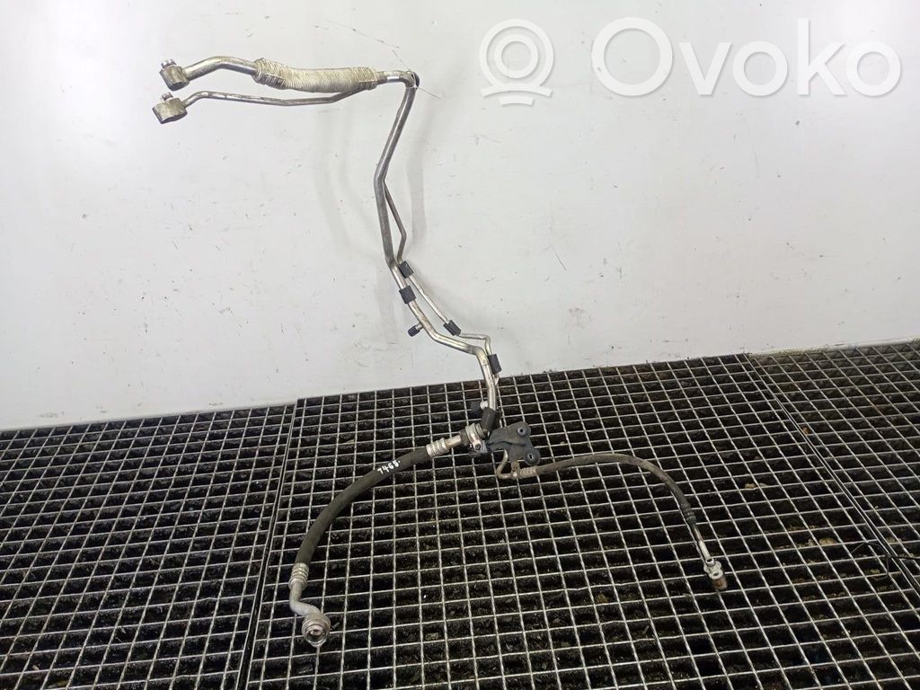 Ilmastointilaitteen putki (A/C)   3C0820743BF
