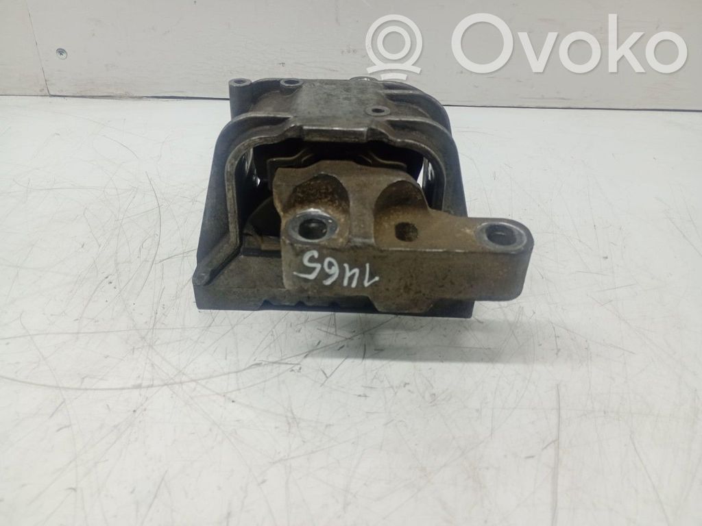 Volkswagen PASSAT B6 Supporto di montaggio del motore (usato)