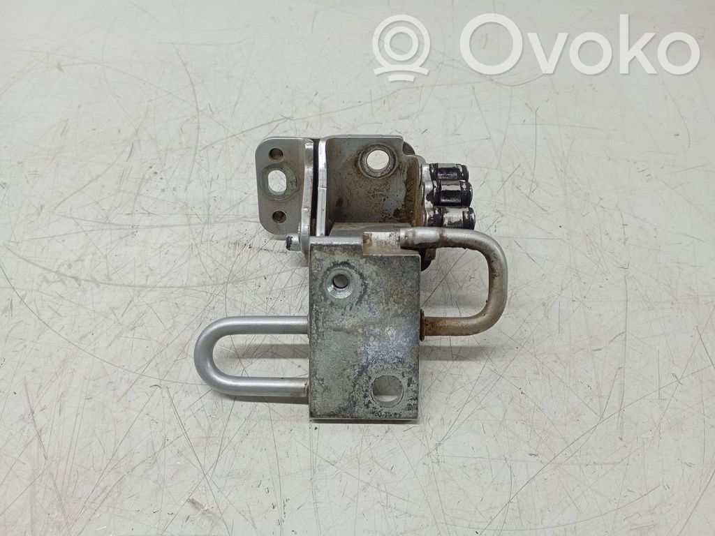 Bisagra superior puerta delantera   8E0831412E