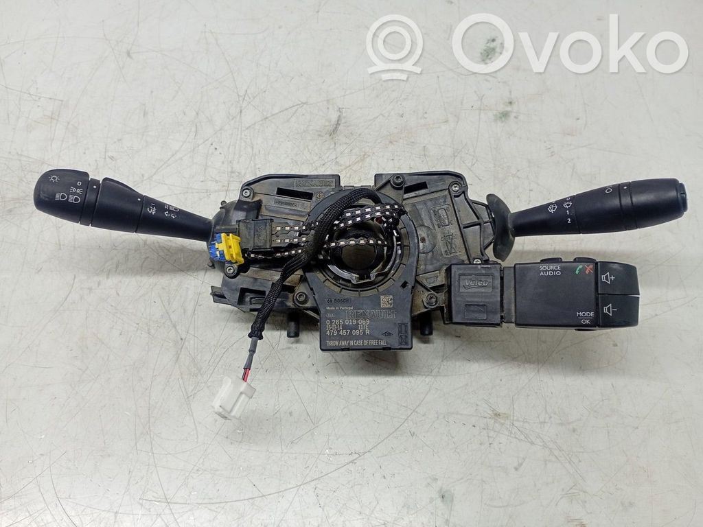 Opel Vivaro Boutons / interrupteurs volant
