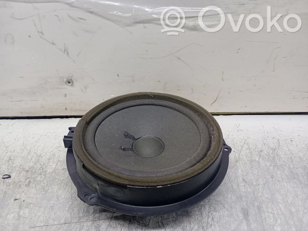Altavoz de la puerta delantera   8A6T18808AC