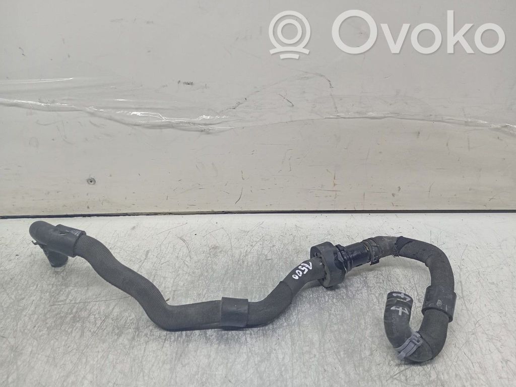 Skoda Karoq Tuyau de liquide de refroidissement moteur