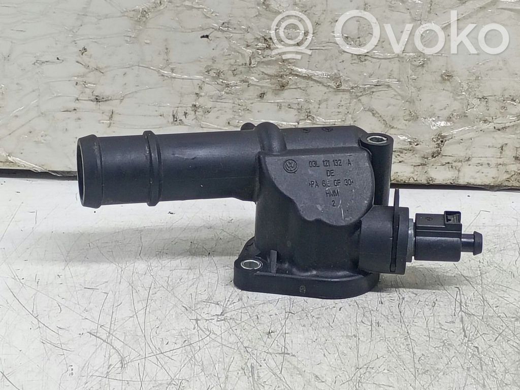 Audi A4 S4 B8 8K Alloggiamento termostato