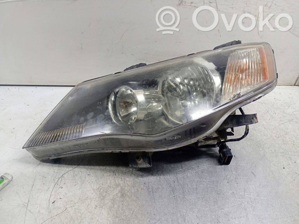 Mitsubishi Outlander Lampa przednia