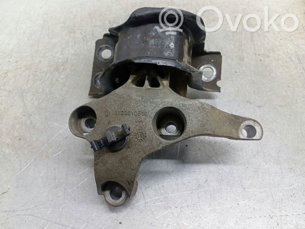 Dacia Duster Engine mounting bracket 