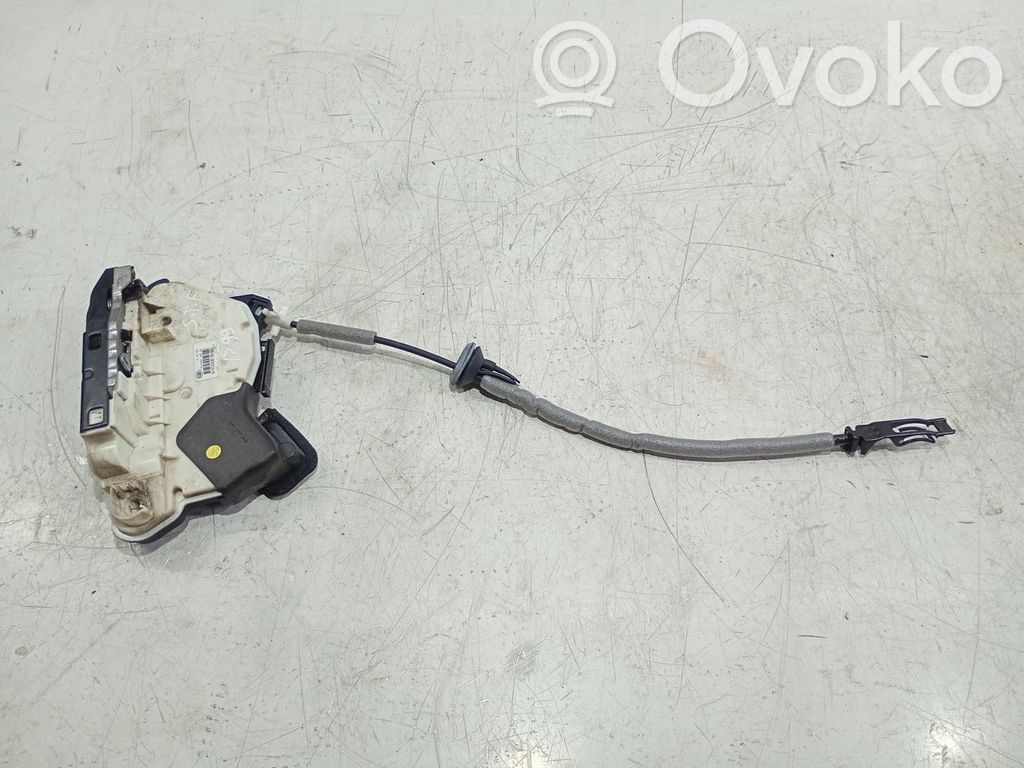 Volkswagen PASSAT B8 Zamek drzwi przednich