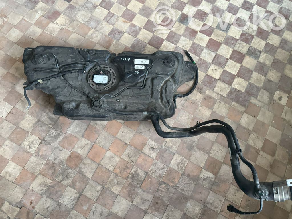 Opel Astra L Polttoainesäiliö 