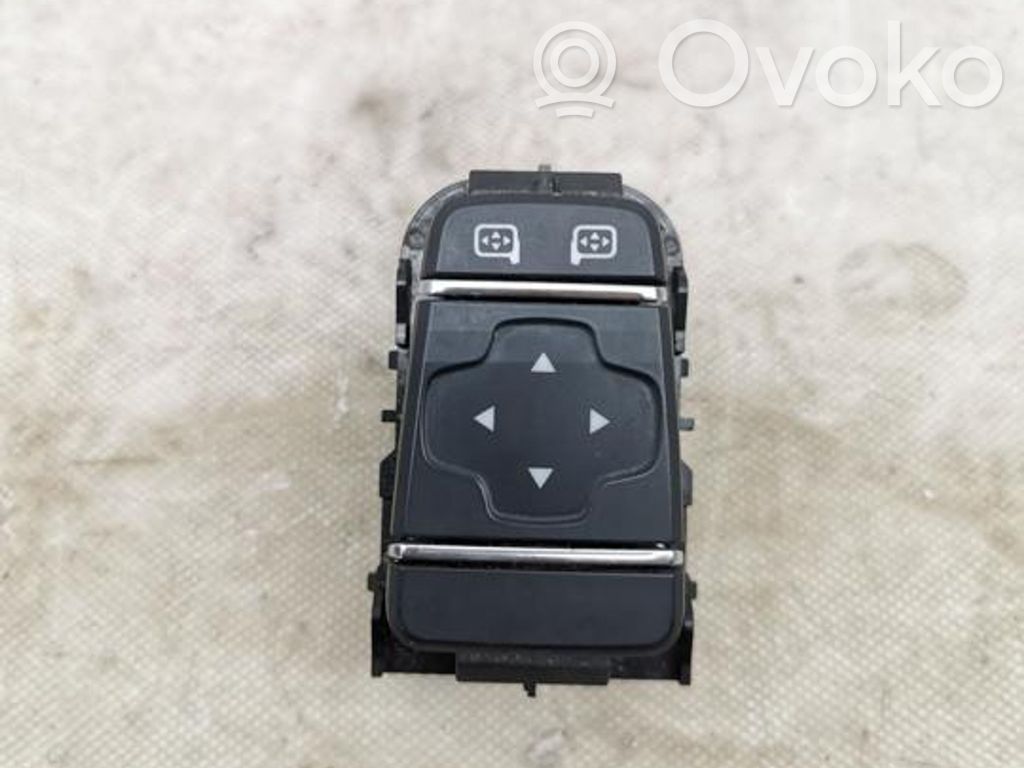 Renault Captur Sānu spoguļu slēdzis 
