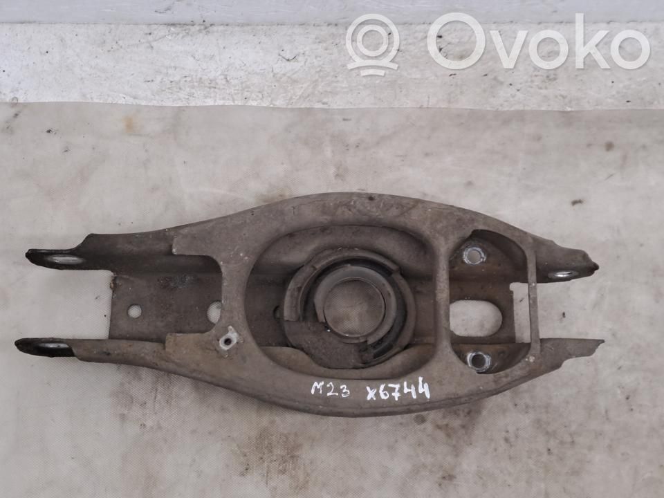 Brazo de suspensión trasero   6764420,X6744