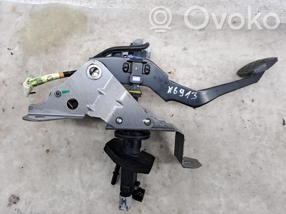 Mazda CX-3 Pedal de embrague 