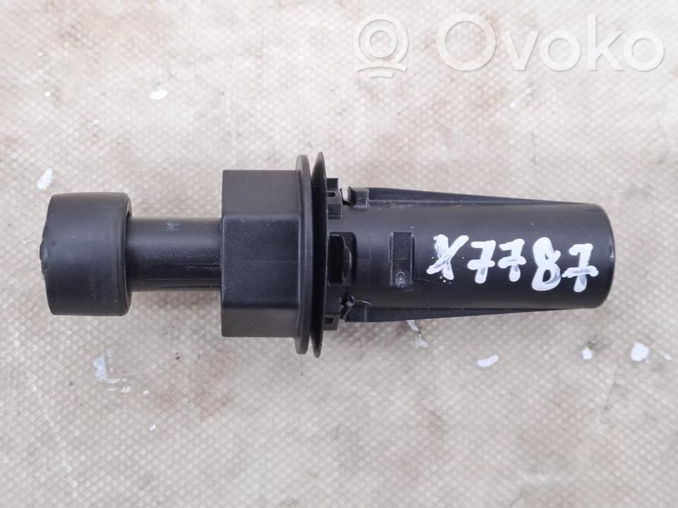 Opel Mokka B Tailgate/trunk/boot lid buffer 
