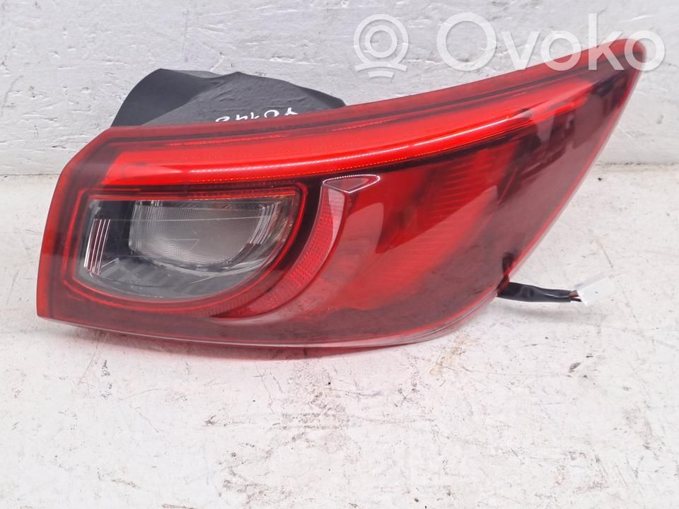 Mazda CX-3 Aizmugurējais lukturis virsbūvē 