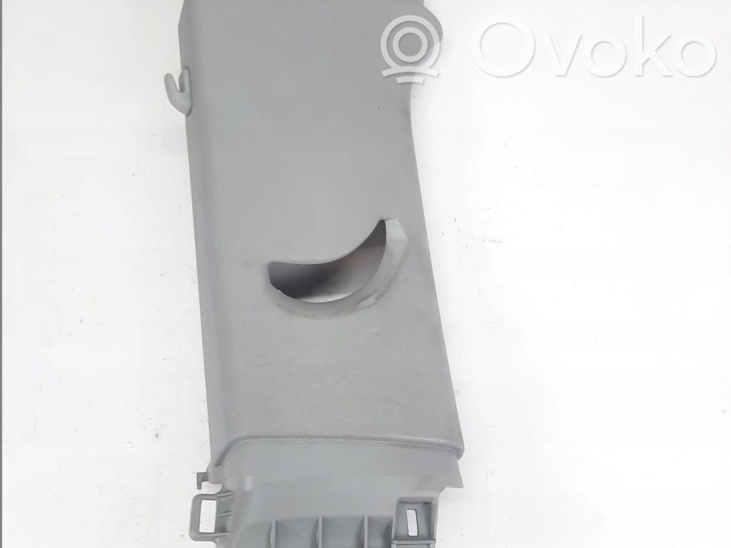 Audi A1 Pilar (B) (superior) 