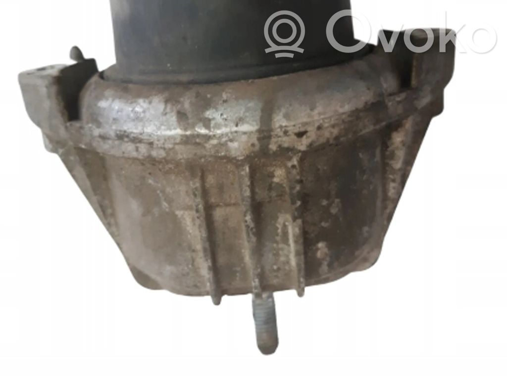 Engine mounting bracket   13981112,7043614