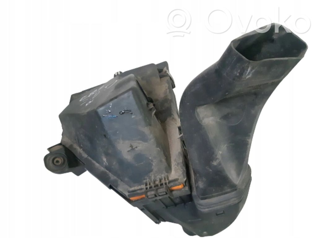 BMW 1 E81 E87 Air filter box 