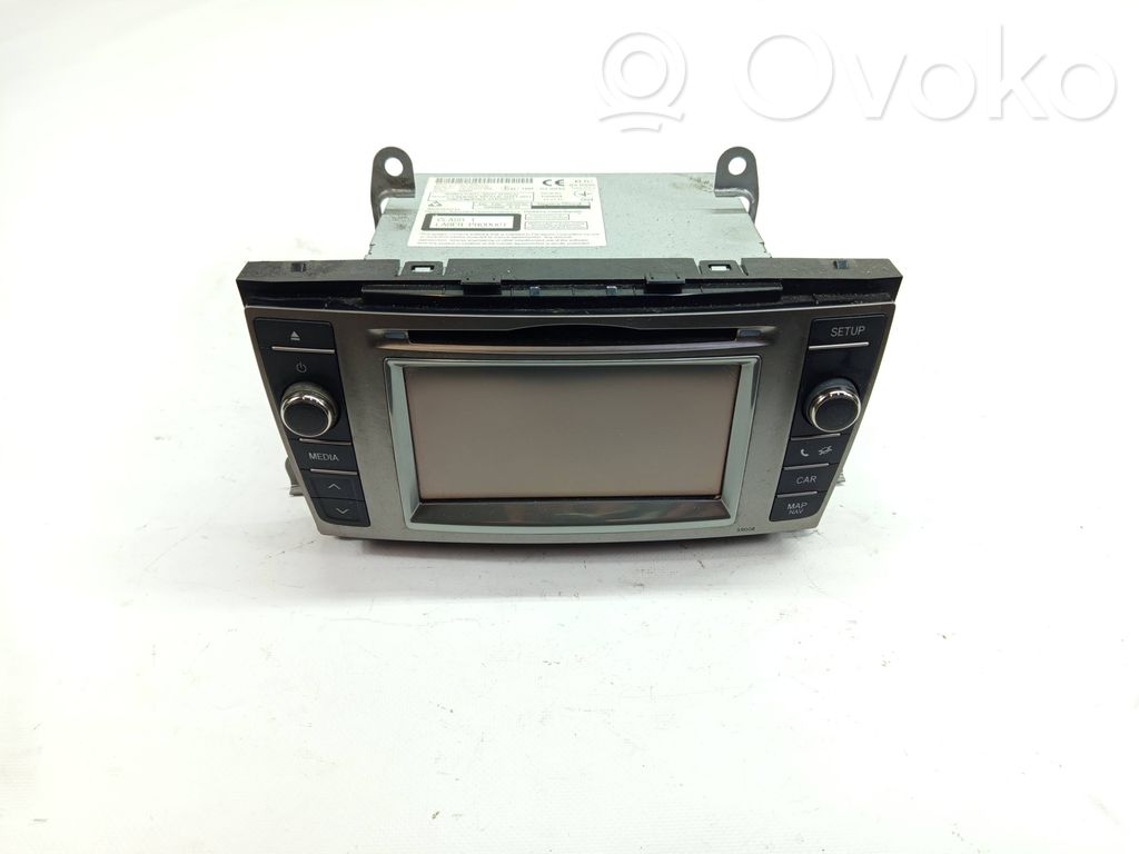 Toyota Avensis T270 Navigation unit CD/DVD player 