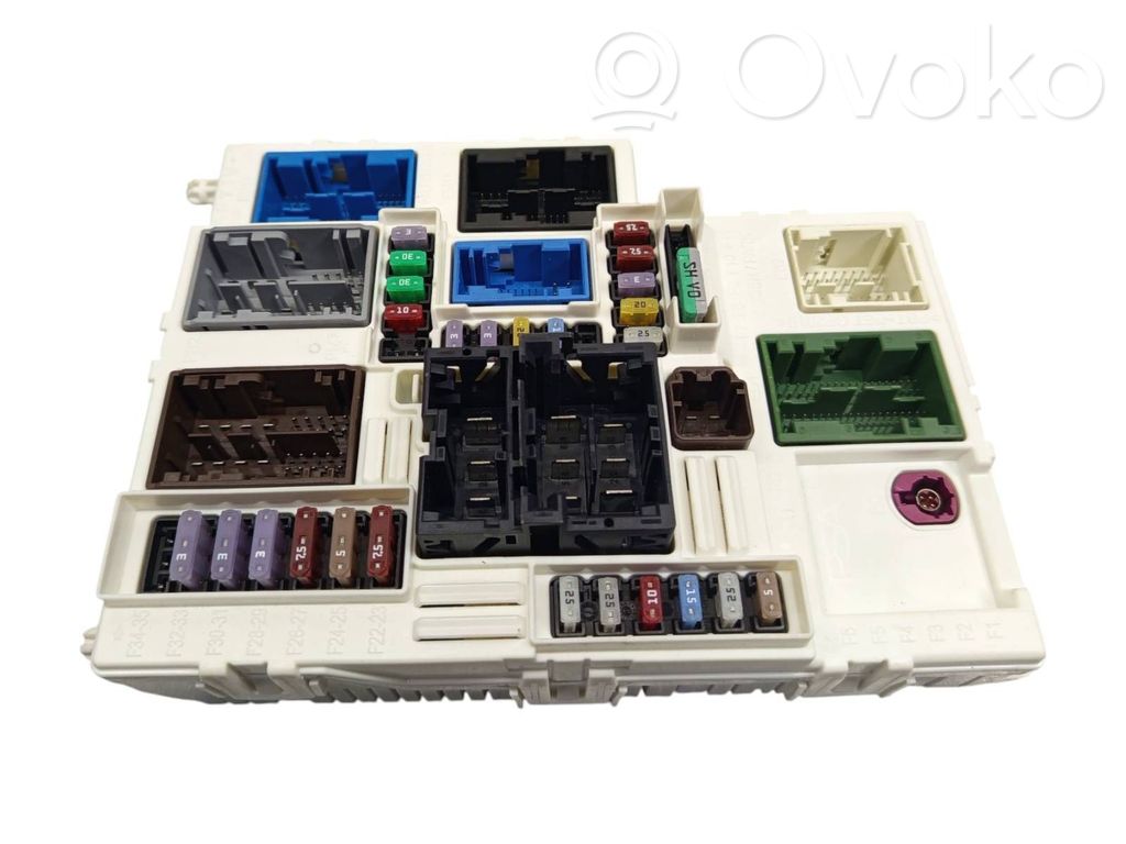 Opel Astra L Fuse box set 