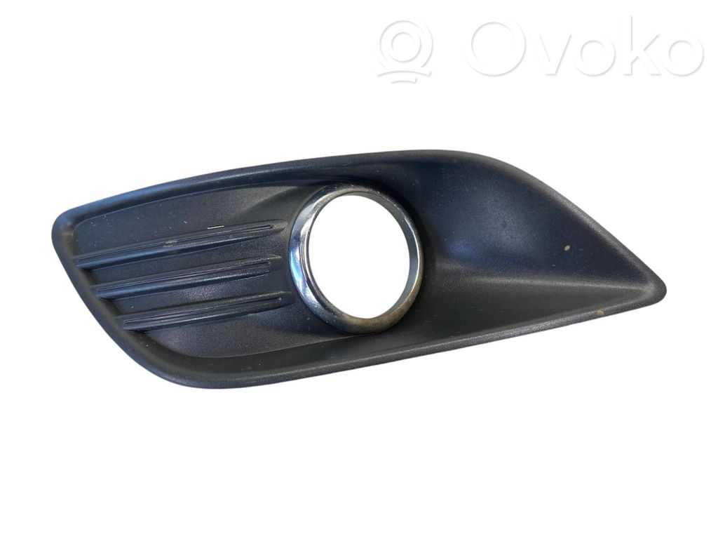 Ford Focus Etusumuvalon ritilä 