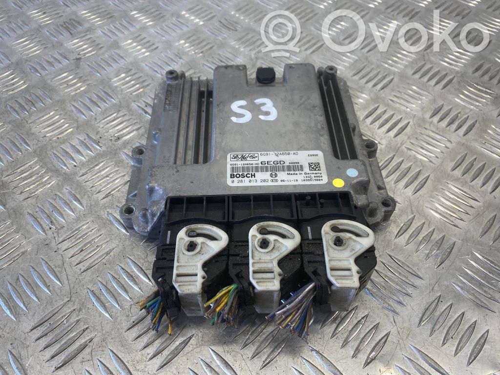 Land Rover Freelander 2 - LR2 Engine control unit/module 