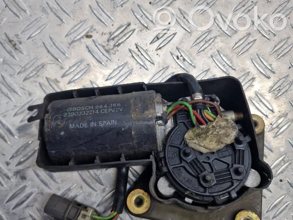 Nissan Serena Moteur d'essuie-glace 