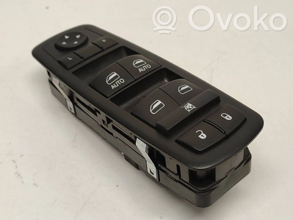 Chrysler Pacifica Electric window control switch 