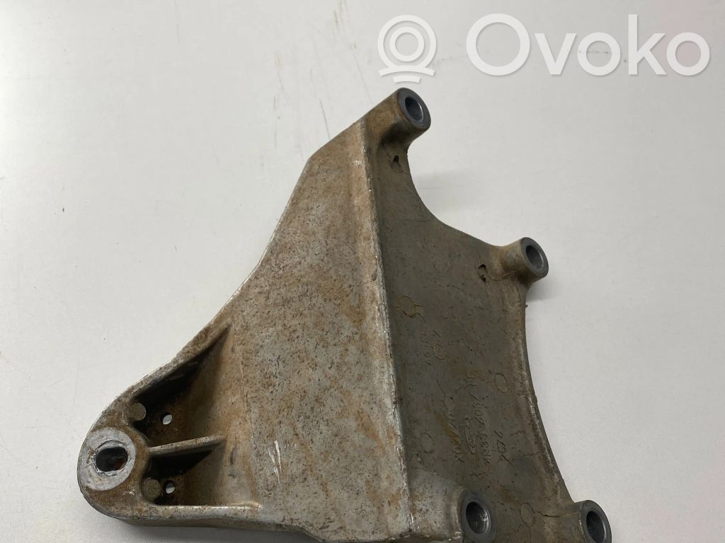 Ford Mustang V Engine mounting bracket 