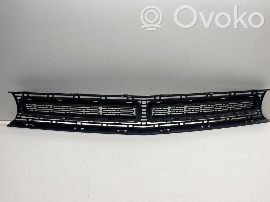 Dodge Challenger Grotelės viršutinės 