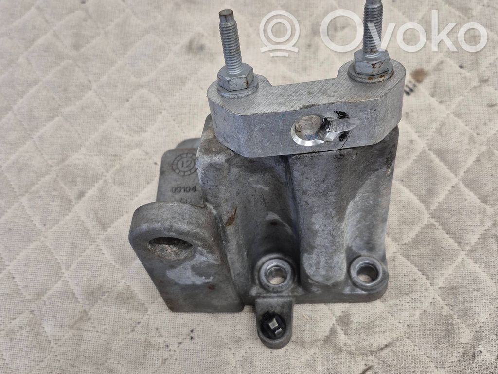 Dodge Challenger Engine mounting bracket 