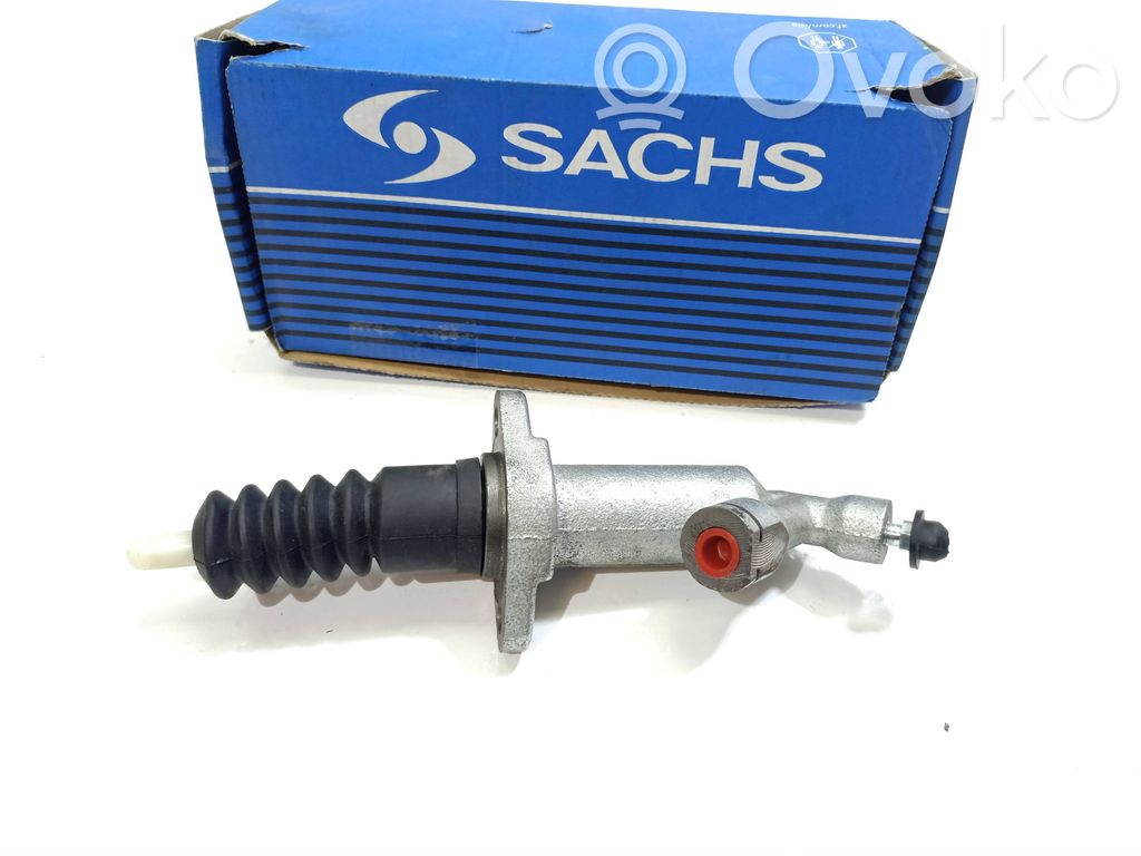 BMW 5 F10 F11 Kytkimen apusylinteri 
