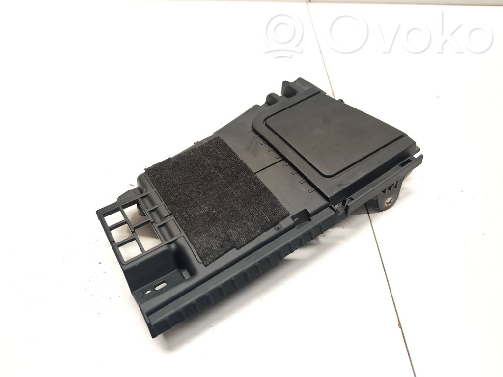 Audi A5 Seat belt trim 