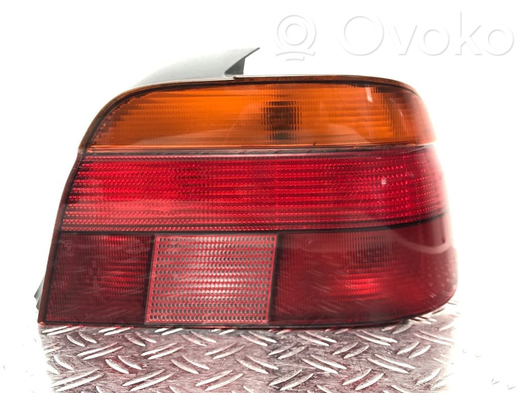 Rear/tail lights   8358032