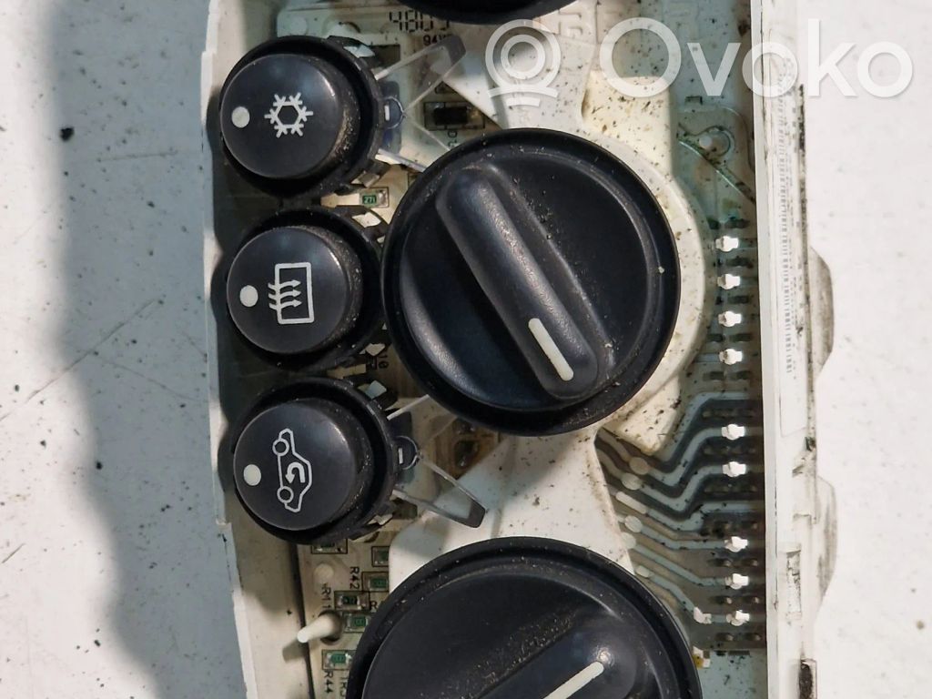 Opel Meriva A Climate control unit 