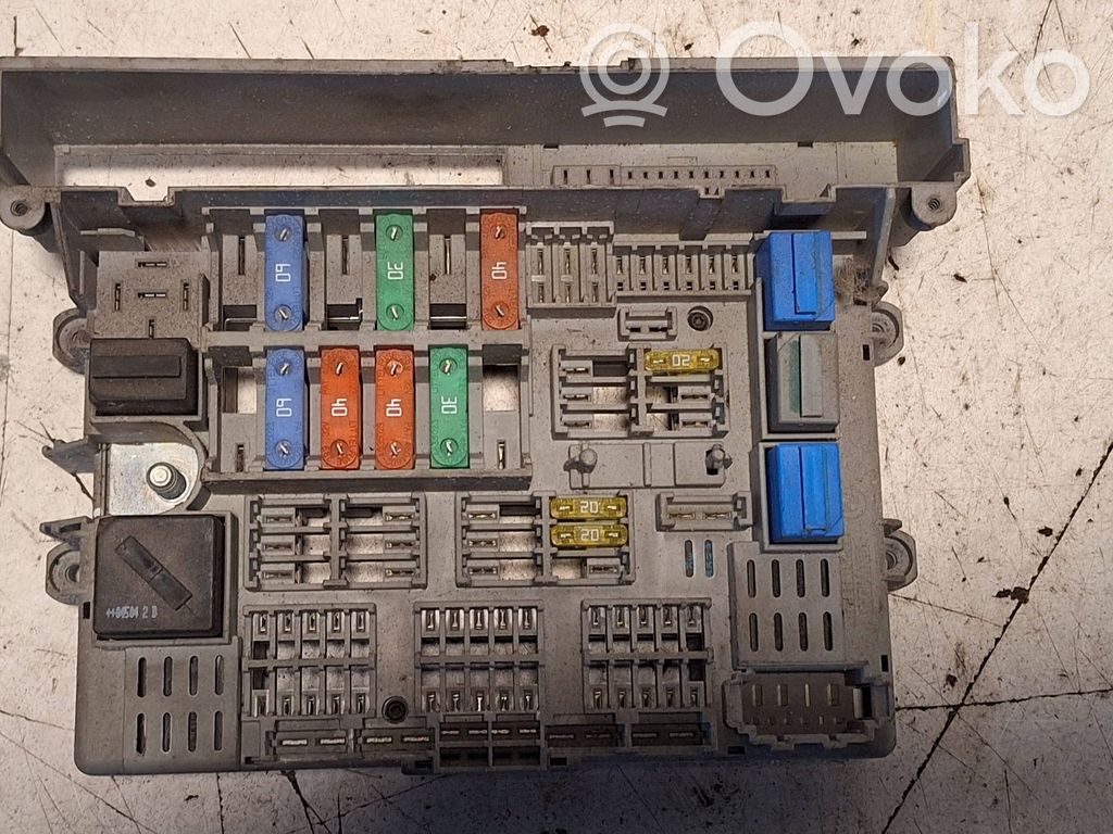 BMW 1 E81 E87 Fuse module 