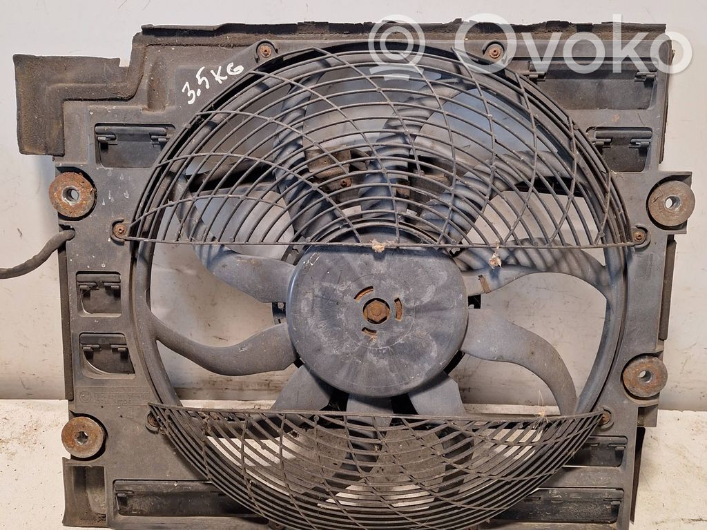 BMW 5 E39 Elektrisks radiatoru ventilators 