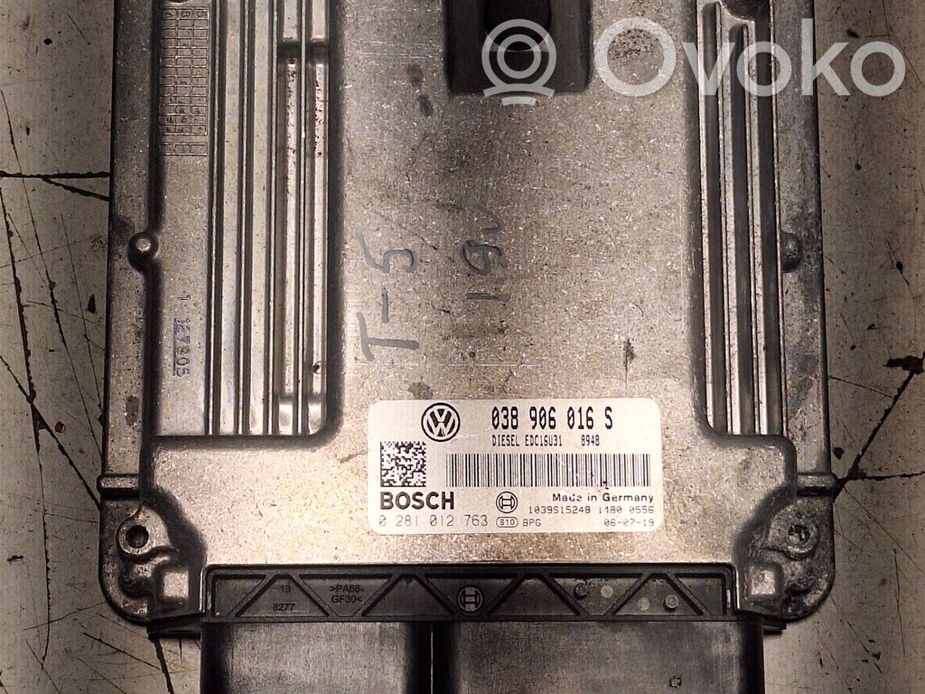 Volkswagen Transporter - Caravelle T5 Sterownik / Moduł ECU 