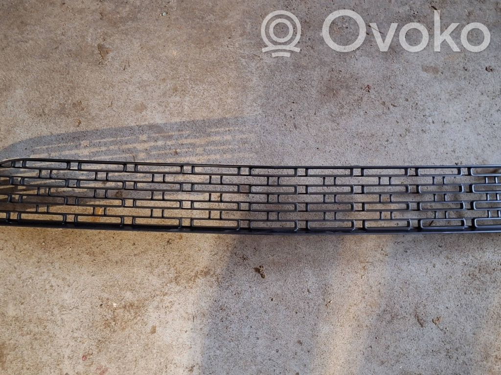 Dodge Challenger Front bumper lower grill 