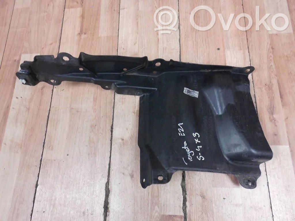 Toyota Corolla E210 E21 Osłona boczna podwozia 