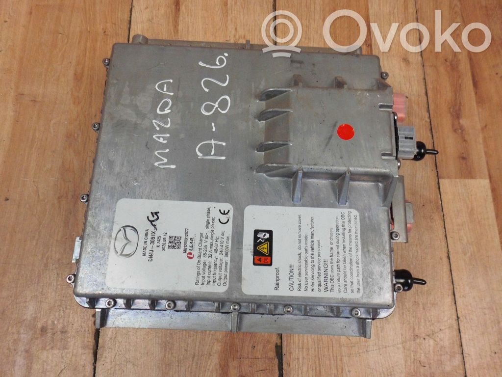 Inversor/convertidor de voltaje   DN4J3051XG