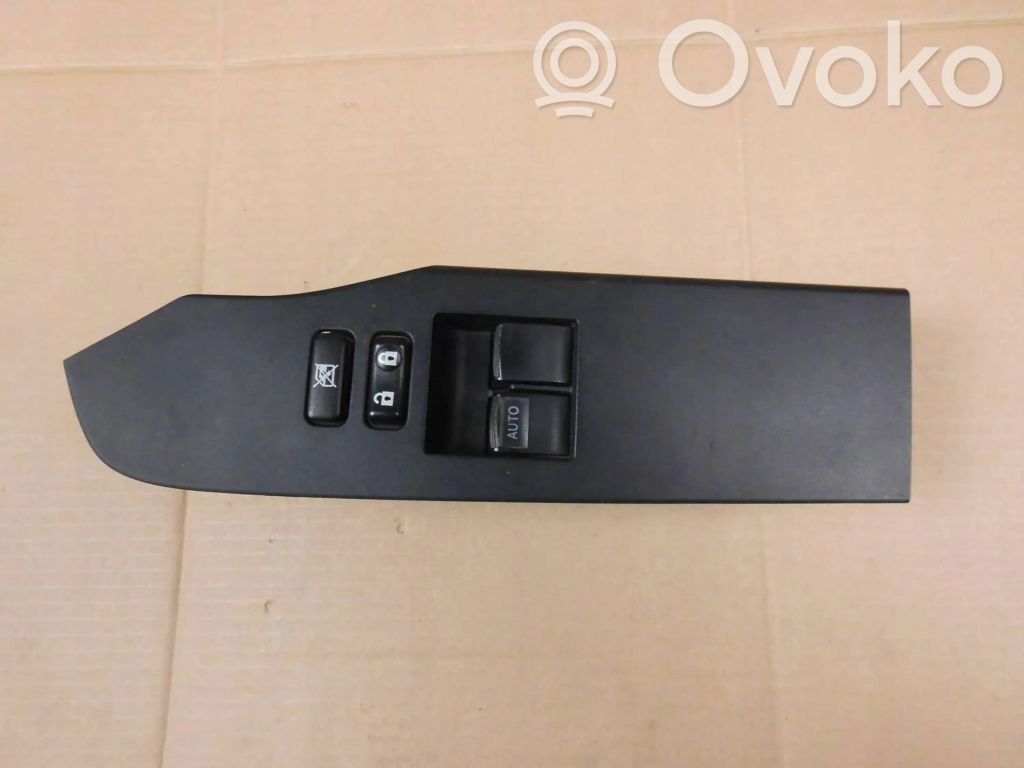 Toyota Auris E180 Interruptor del elevalunas eléctrico 
