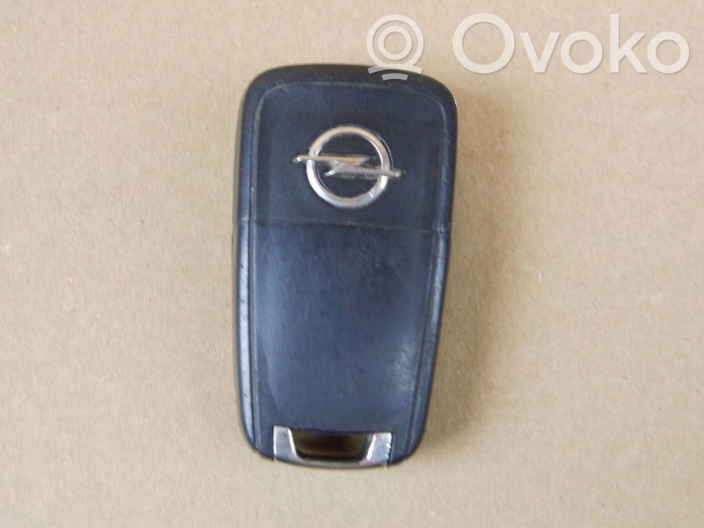 Opel Zafira C Virta-avain/kortti 