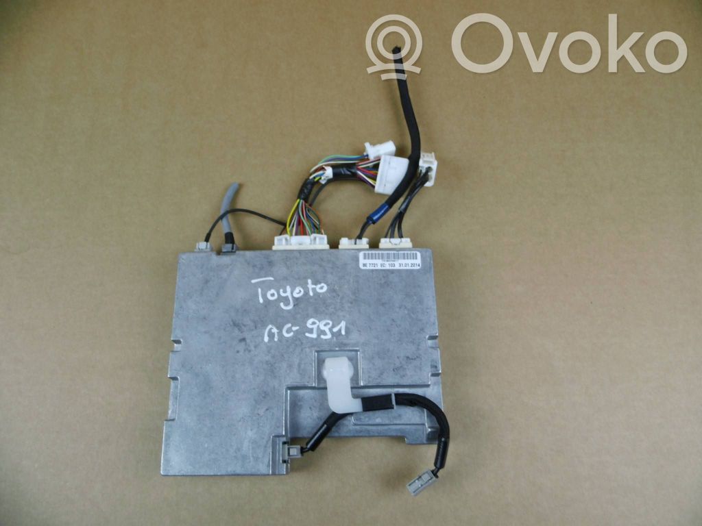 Toyota Yaris GPS navigation control unit/module 