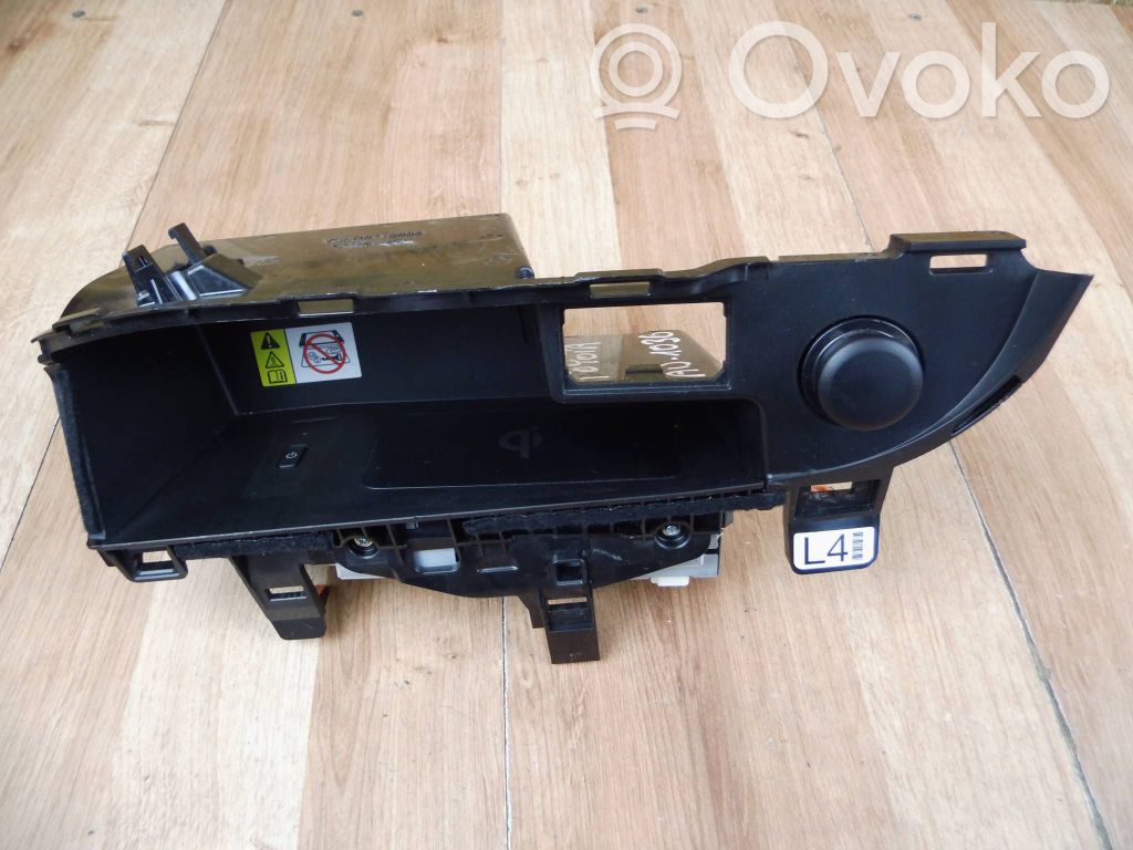 Lexus RX 450H Wireless charging module 