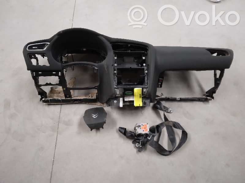 Citroen C4 II Oro pagalvių komplektas 