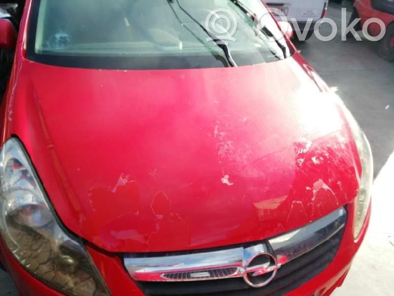 Opel Corsa D Konepelti 