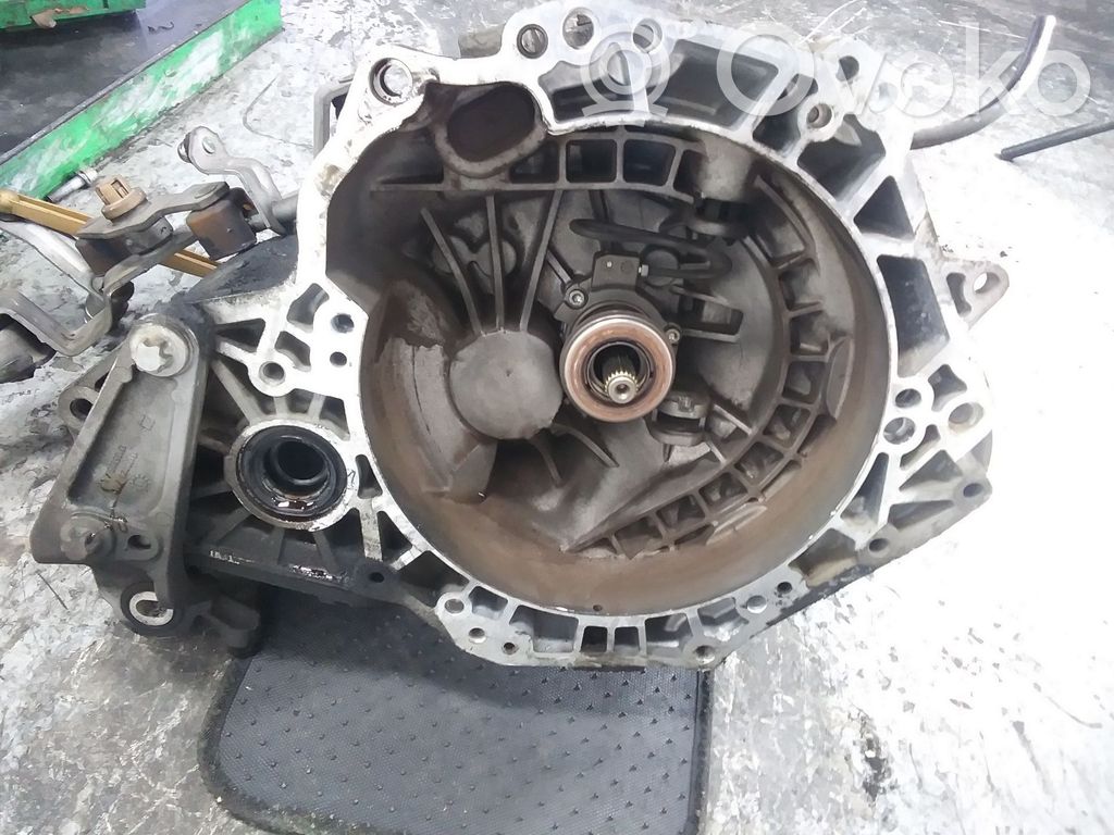 Opel Corsa D 5 Gang Schaltgetriebe 