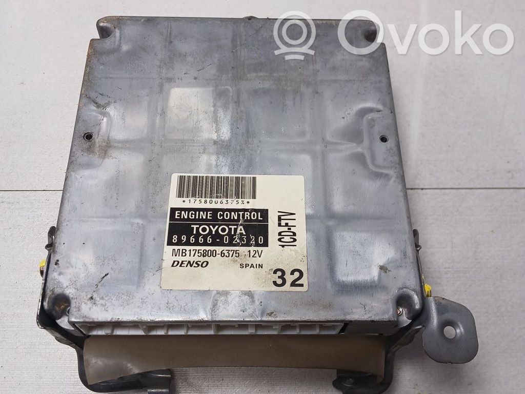 Unidad de control/módulo del motor   8966602320