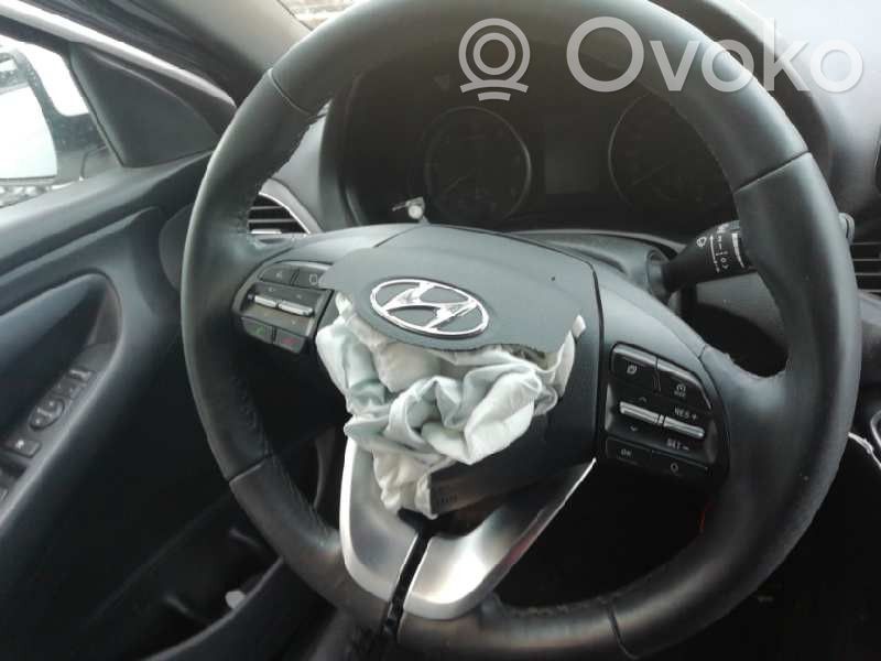 Hyundai i30 Ohjauspyörä 