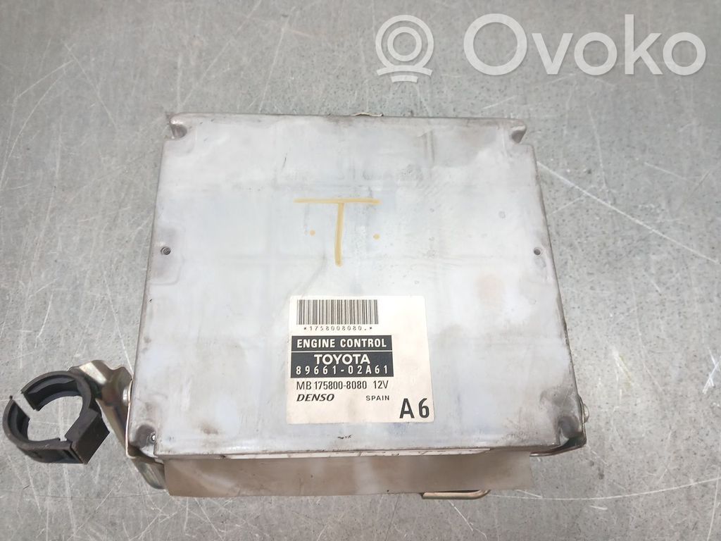 Toyota Corolla Verso E121 Variklio valdymo blokas 