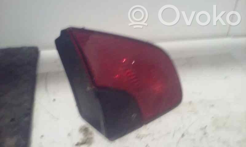 Peugeot 406 Aizmugurējais lukturis virsbūvē 